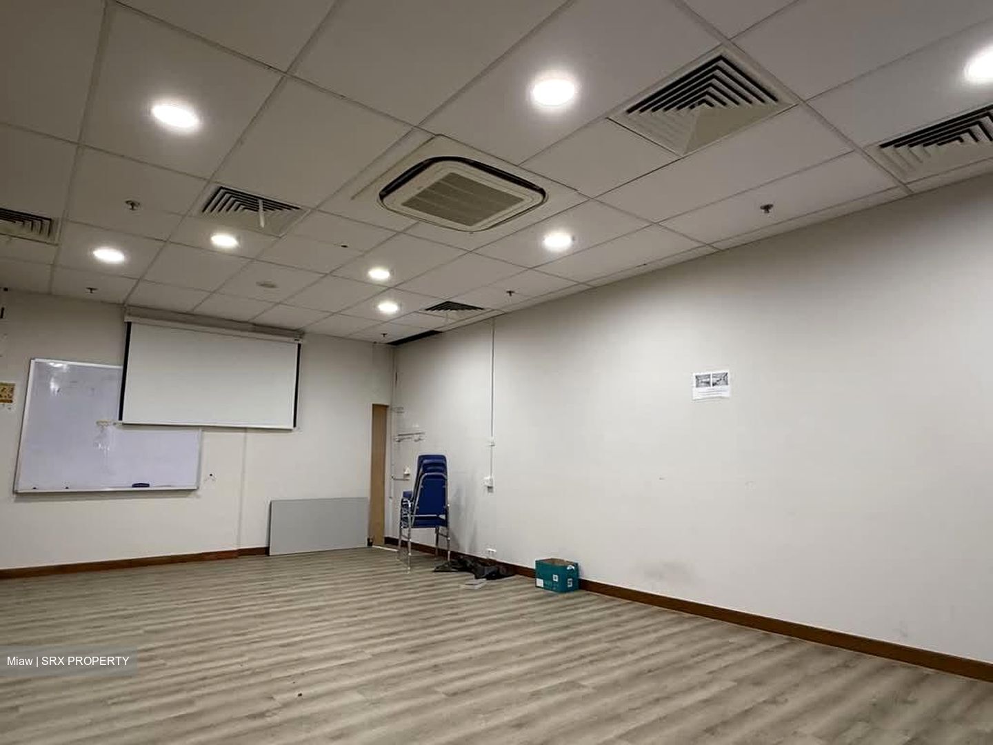 Ntuc Lifestyle Centre (jurong) (D22), Office #586030451